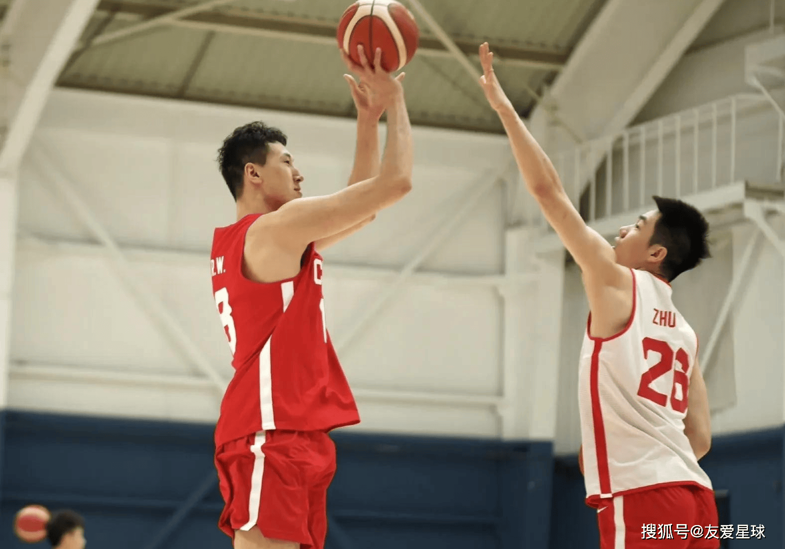 转会期体能课后,深圳男篮状态回暖备战NBA季后赛,悬念犹存,身体对抗强度拉满的简单介绍 转会期体能课后,深圳男篮状态回暖备战NBA季后赛,悬念犹存,身体对抗强度拉满的简单介绍