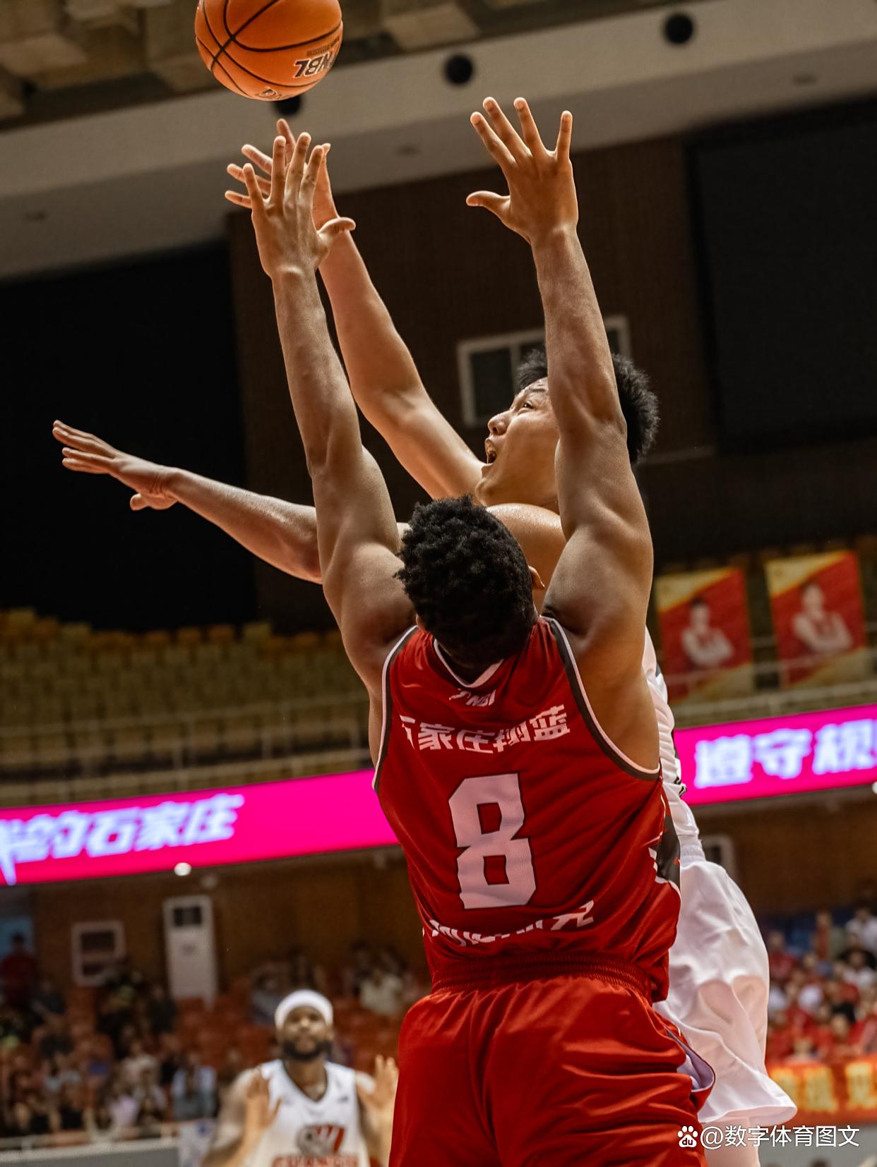 包含今晨NBA常规赛焦点战，新奥尔良鹈鹕防线松动，信心回归，心理建设被强调的词条